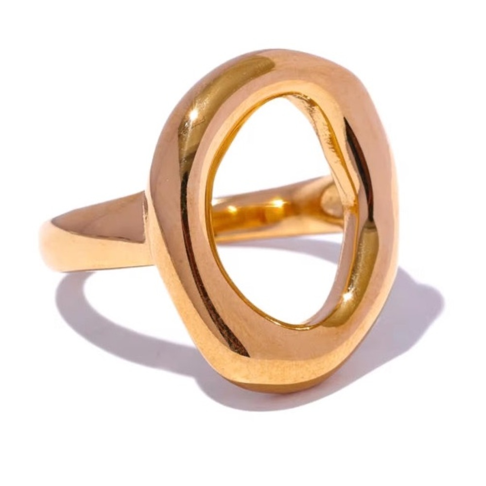 Elegant Gold Ring